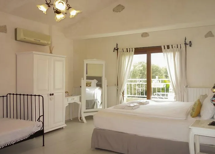 Peri Art 2* אלאקאטי