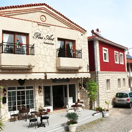 Hotel Peri Art 2*